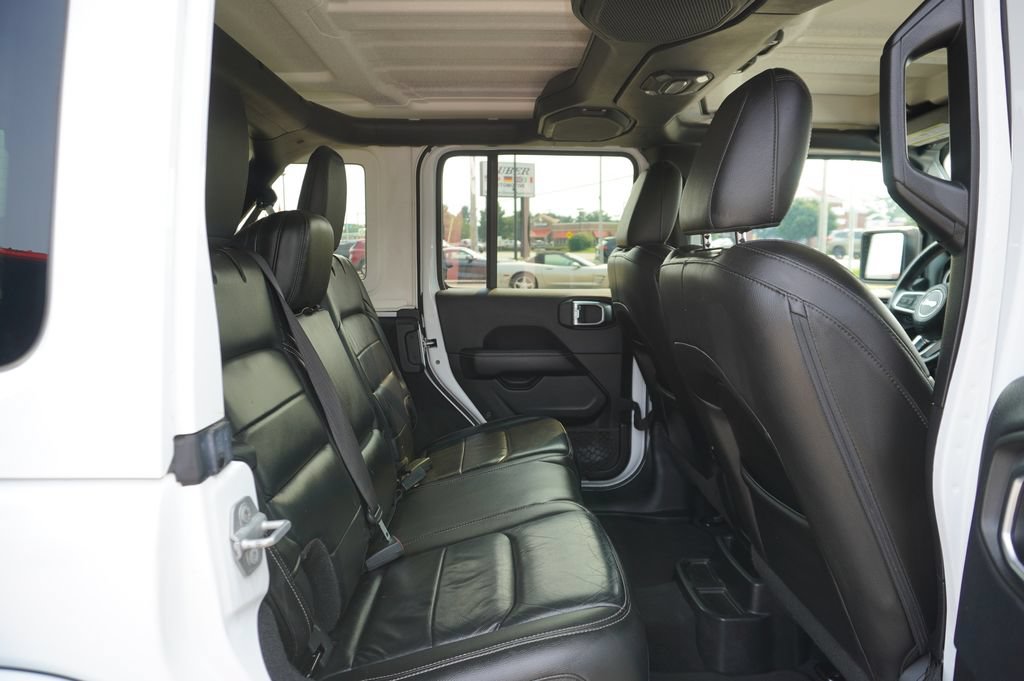 Used 2018 Jeep Wrangler Unlimited Sahara AWD/4WD image 28