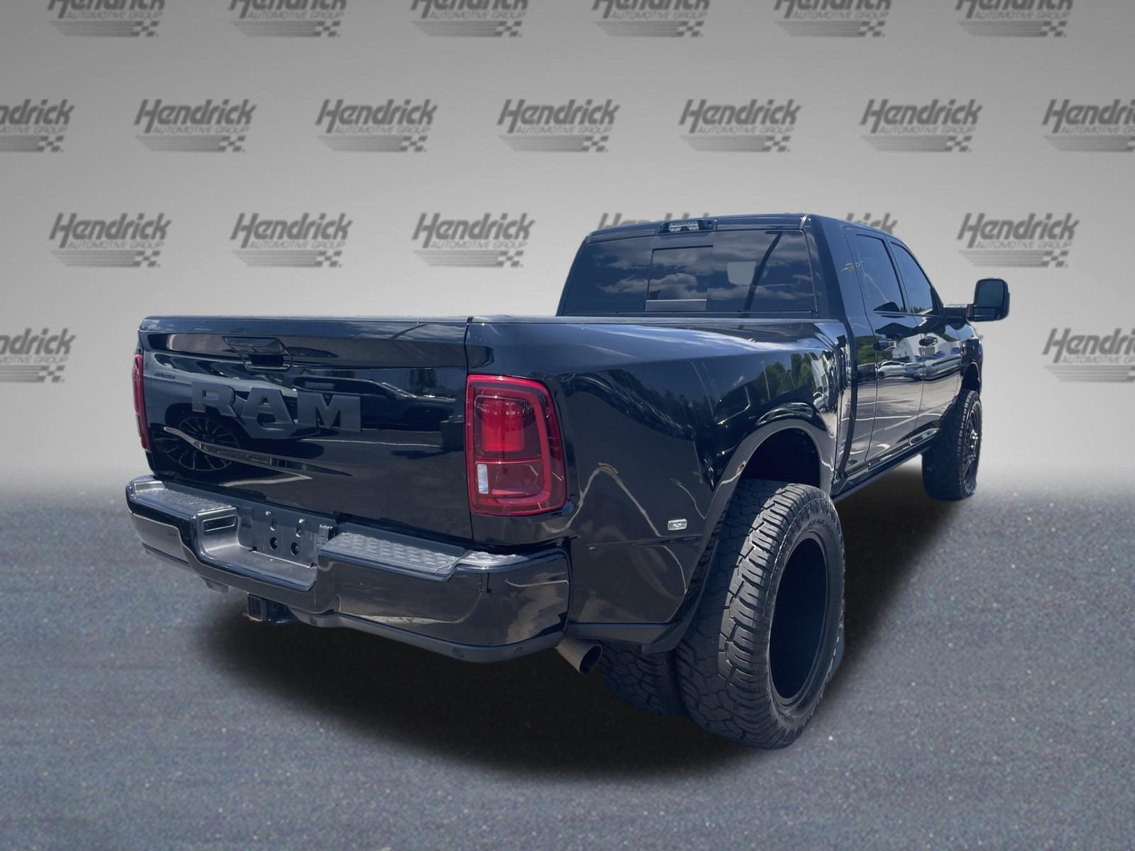 Used 2026 RAM 3500 Laramie AWD/4WD image 9