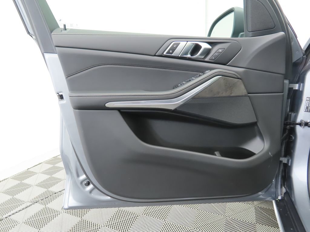 Certified 2026 BMW X5 sDrive40i w/ Parking Assistance Package RWD image 26