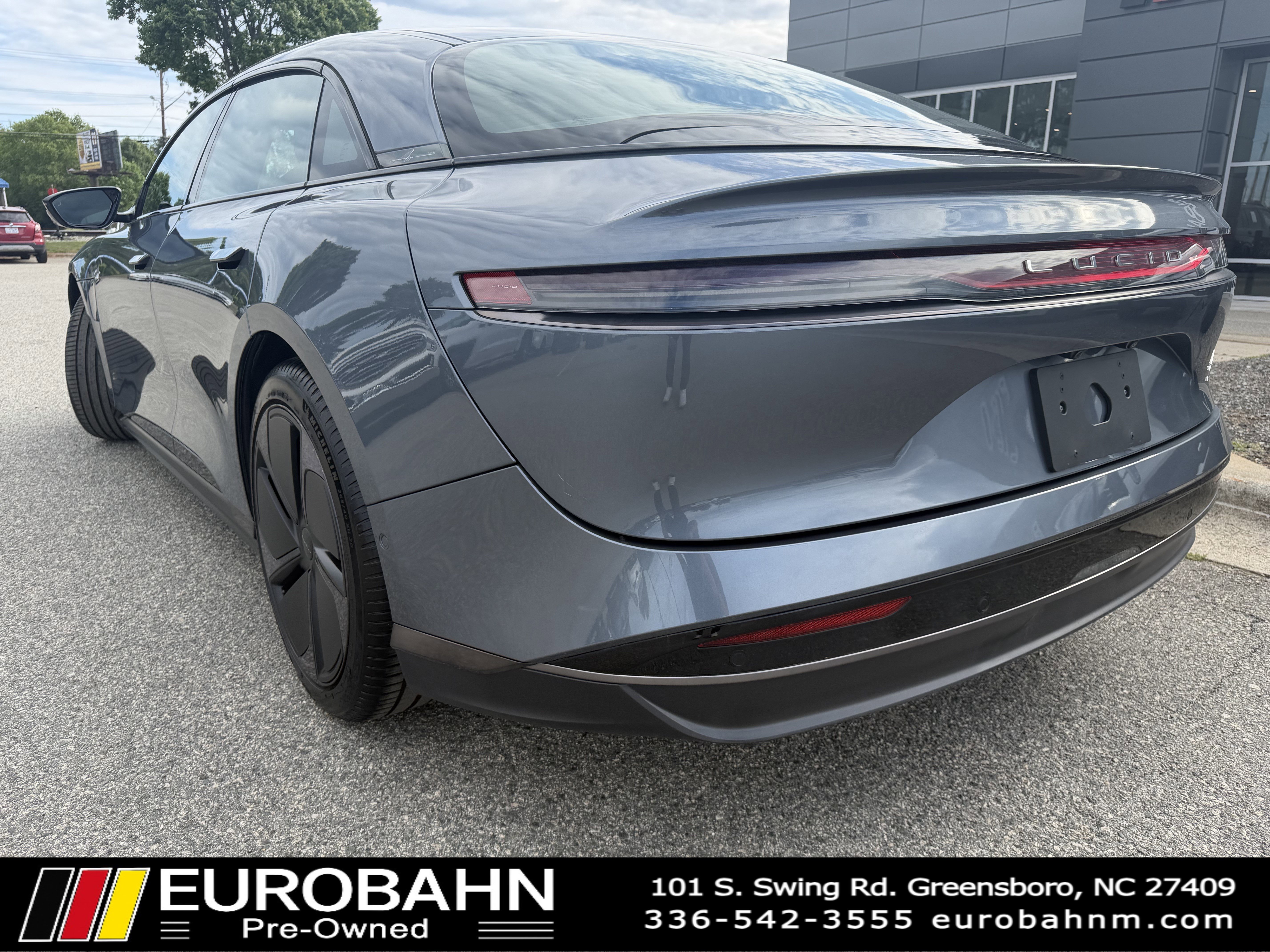 Used 2024 Lucid Air Touring AWD/4WD image 3