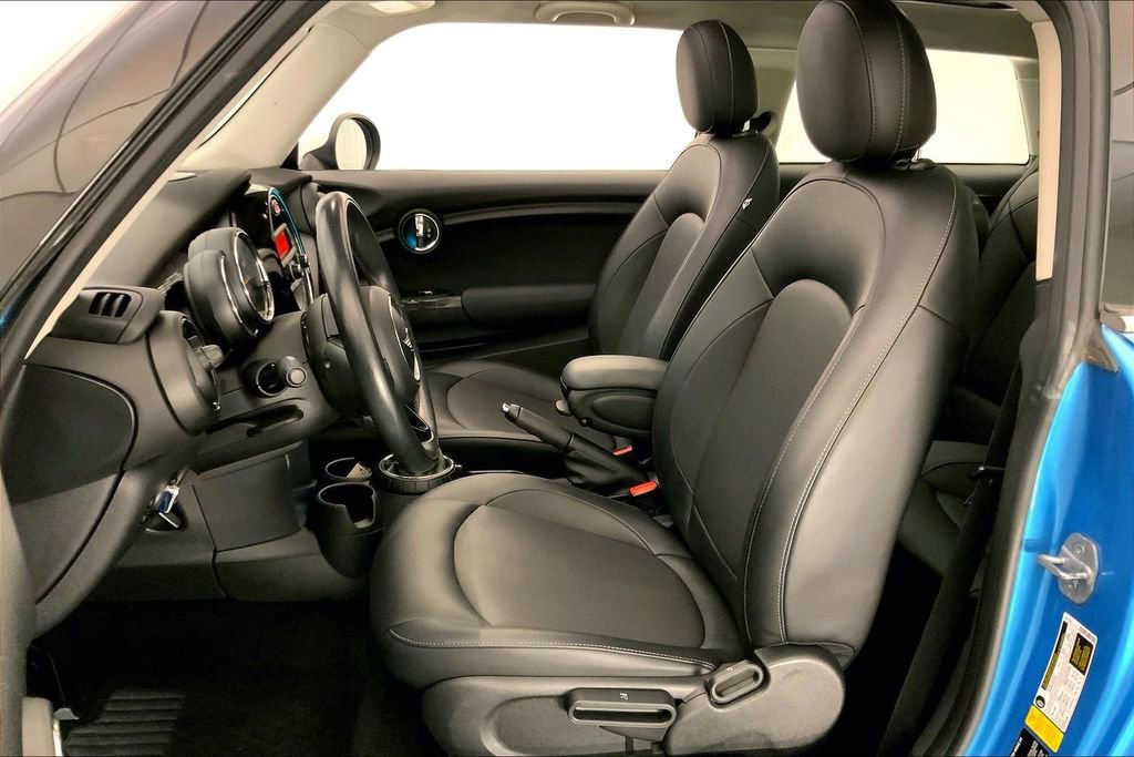 Used 2016 MINI Cooper 2-Door Hardtop image 13