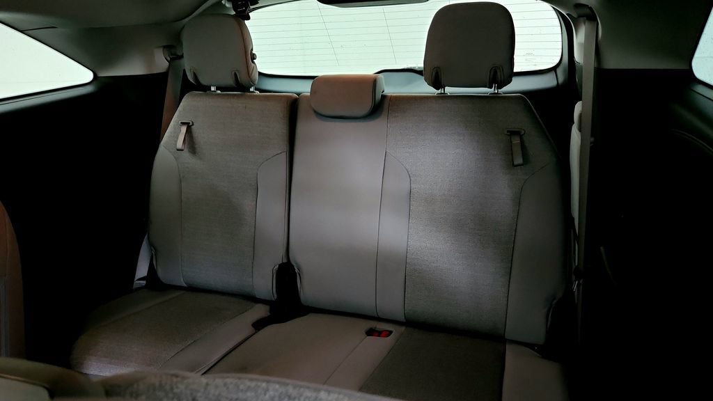 Used 2025 Toyota Sienna LE AWD/4WD image 22