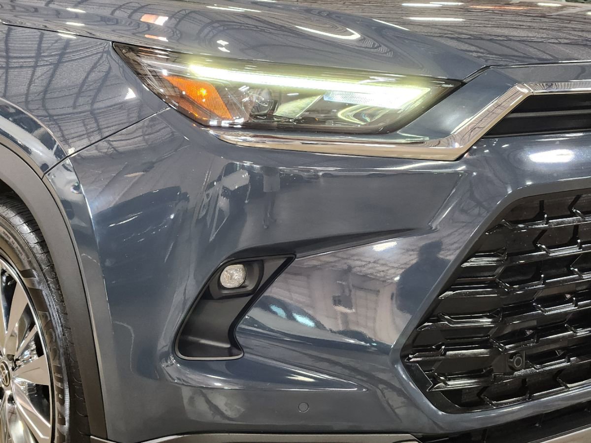 Used 2024 Toyota Grand Highlander AWD image 13