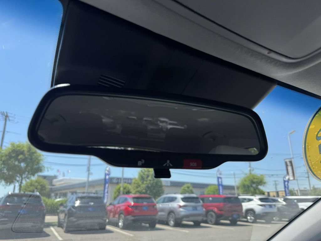 Used 2023 Hyundai Kona SEL AWD/4WD image 32