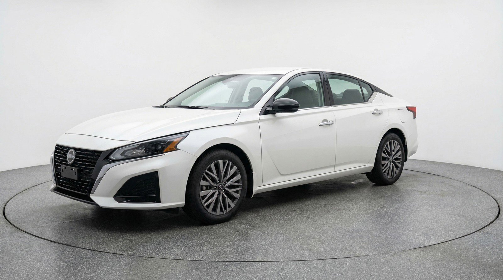 Used 2025 Nissan Altima 2.5 SV image 3