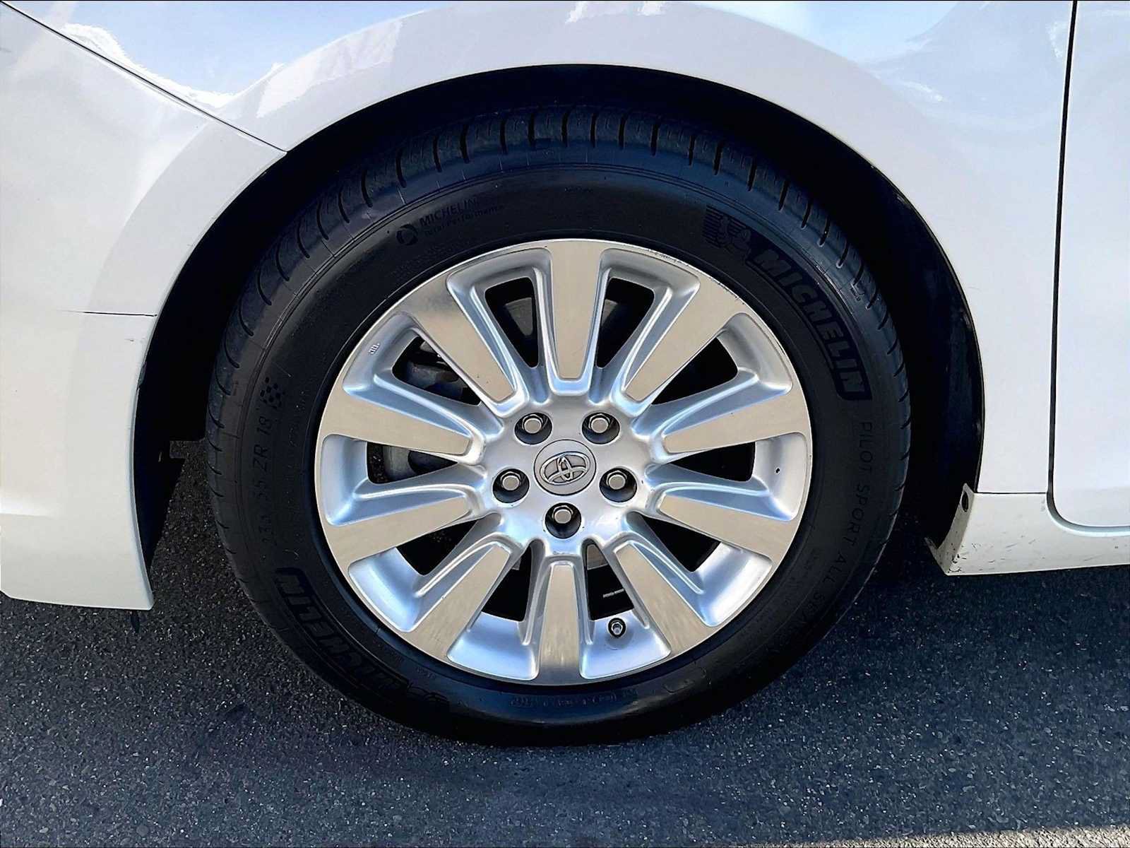 Used 2016 Toyota Sienna Limited FWD image 12