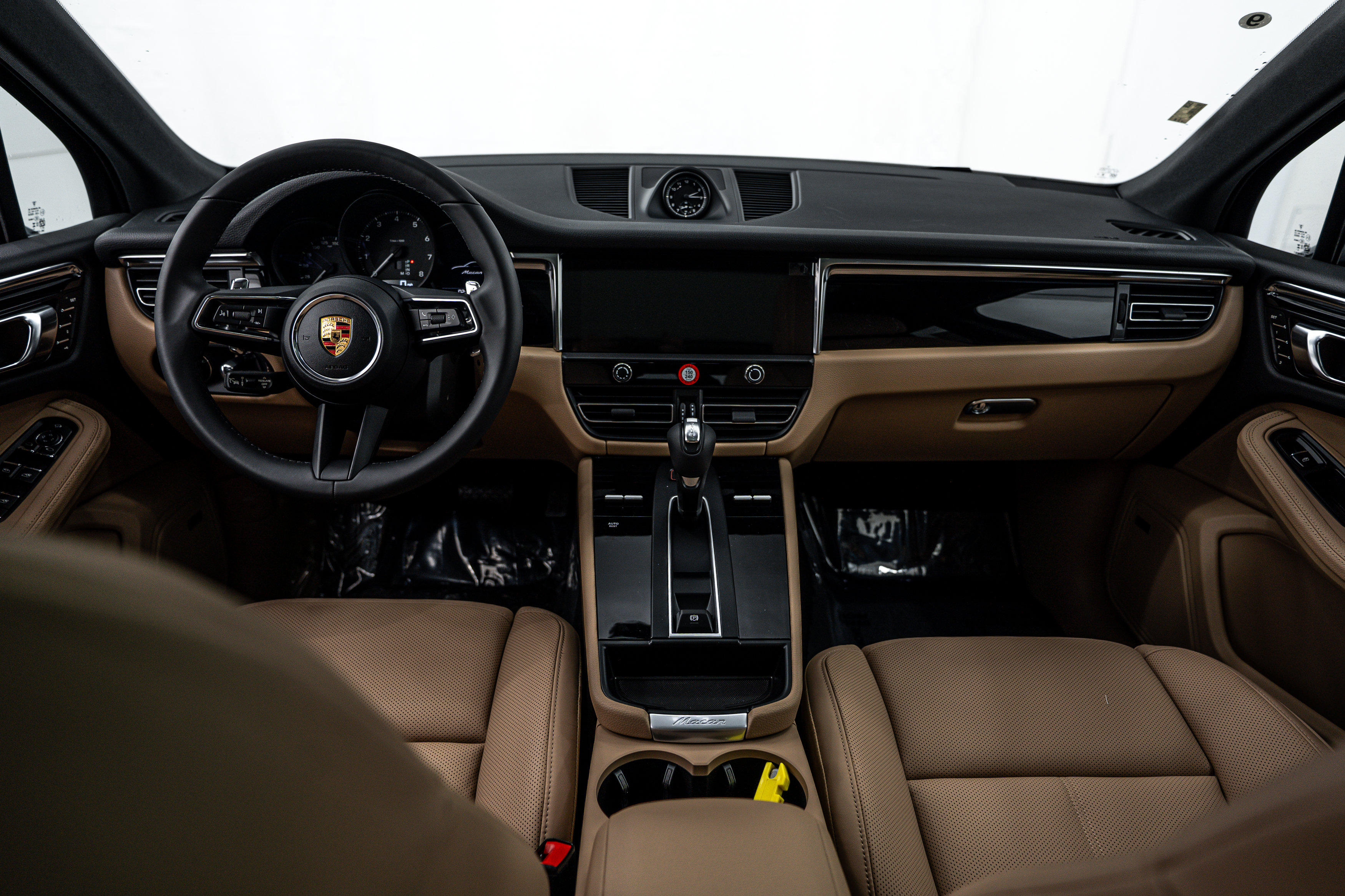 Certified 2026 Porsche Macan AWD/4WD image 22