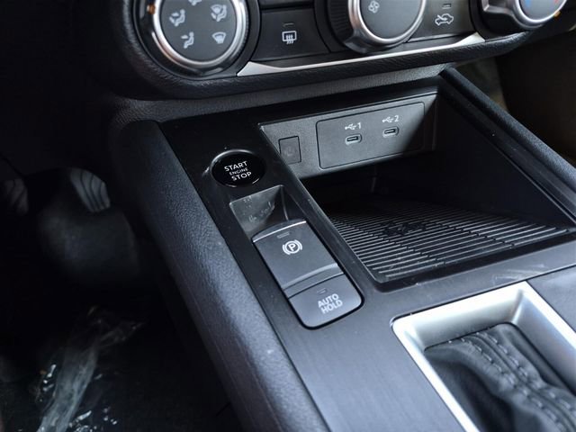 Used 2025 Nissan Kicks SV w/ Illumination Package image 16