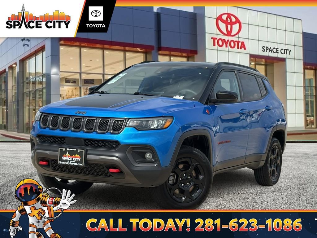 Used 2024 Jeep Compass Trailhawk image 1