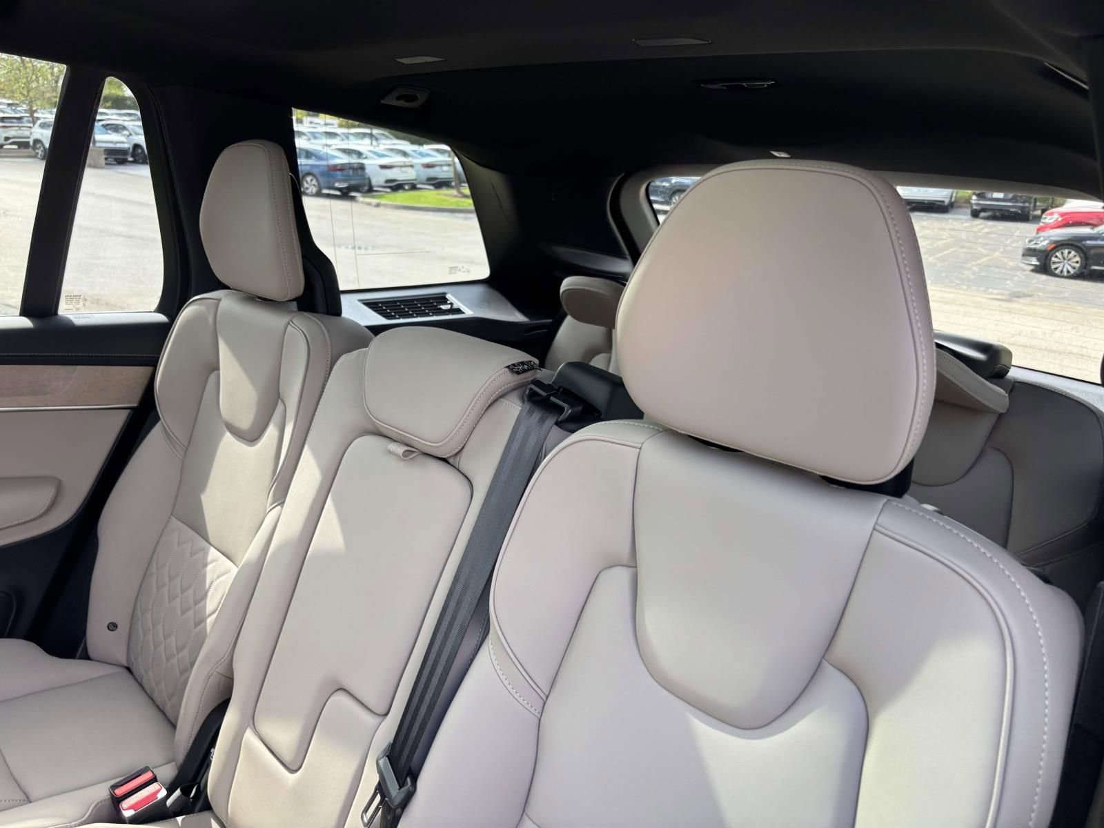 Used 2026 Volvo XC90 B5 Core w/ Protection Package Premier AWD/4WD image 26