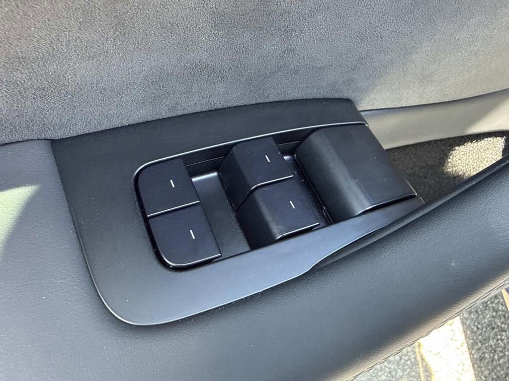 Used 2025 Tesla Model 3 Long Range AWD/4WD image 23