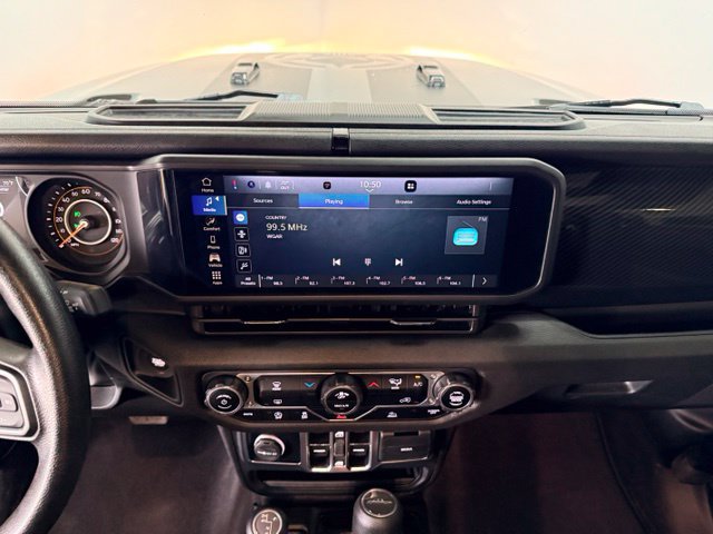 Certified 2025 Jeep Gladiator Sport AWD/4WD image 23