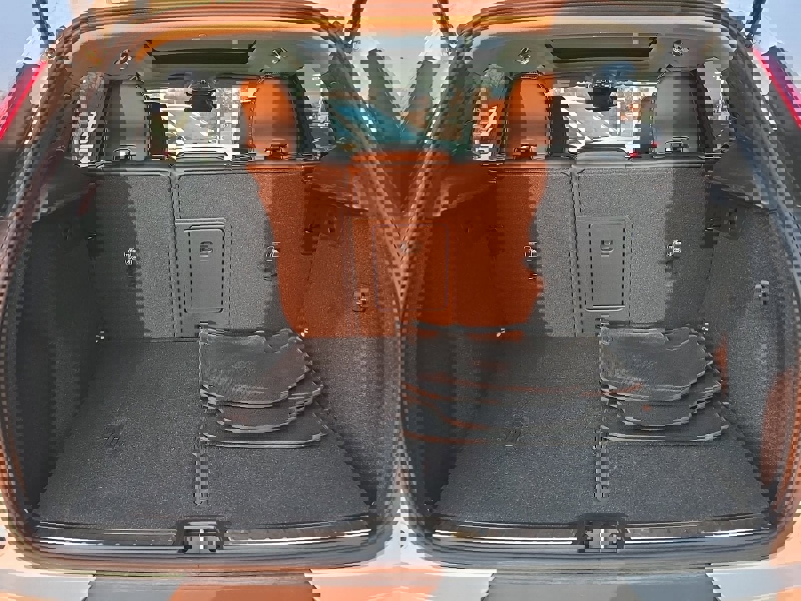 Certified 2025 Volvo XC40 B5 Plus image 24