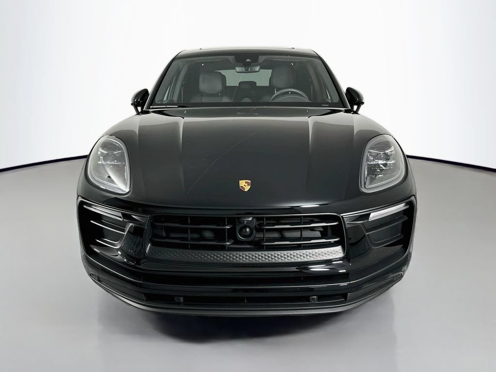 Certified 2026 Porsche Macan AWD/4WD image 6