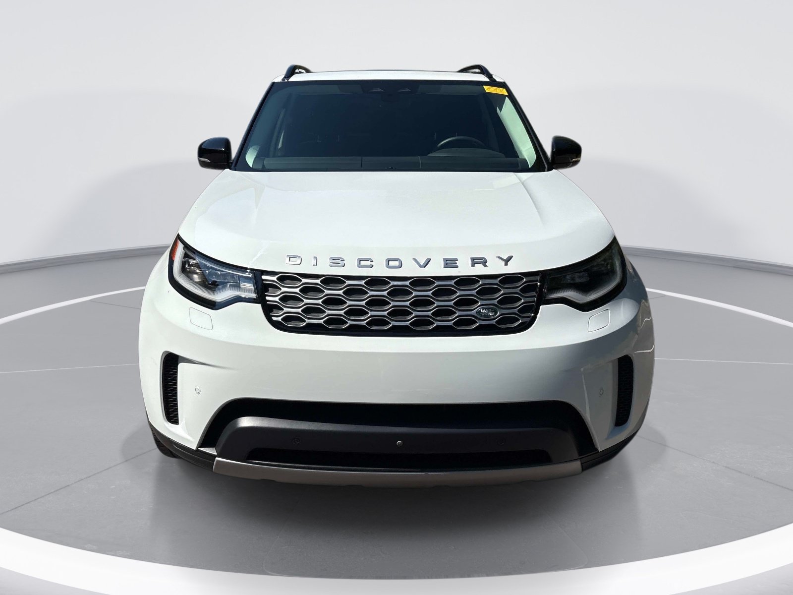 Used 2024 Land Rover Discovery S AWD/4WD image 2
