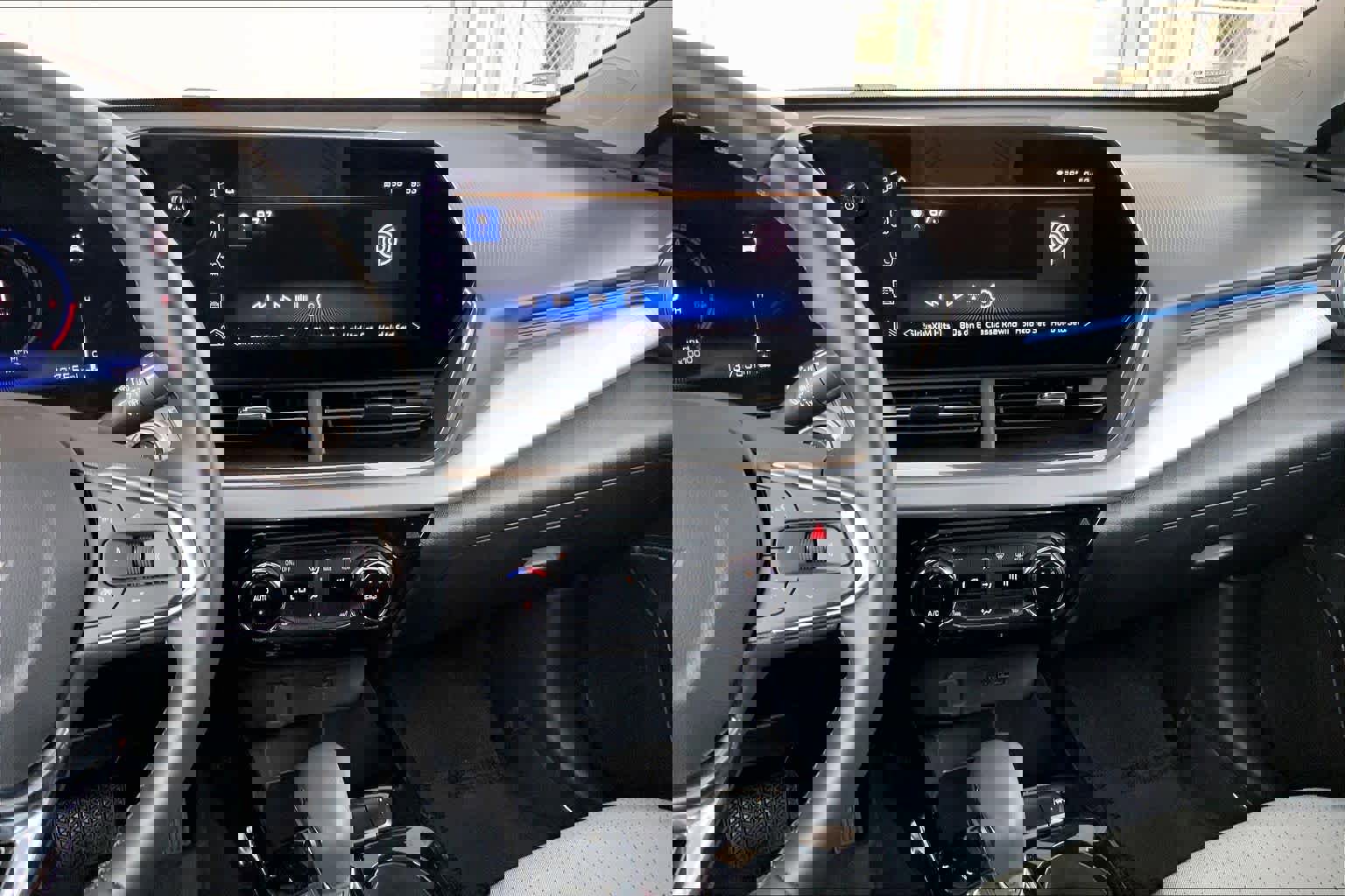 Used 2025 Chevrolet Trax LT w/ LT Convenience Package image 7