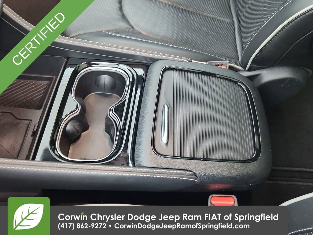 Certified 2025 Chrysler Pacifica Limited image 28