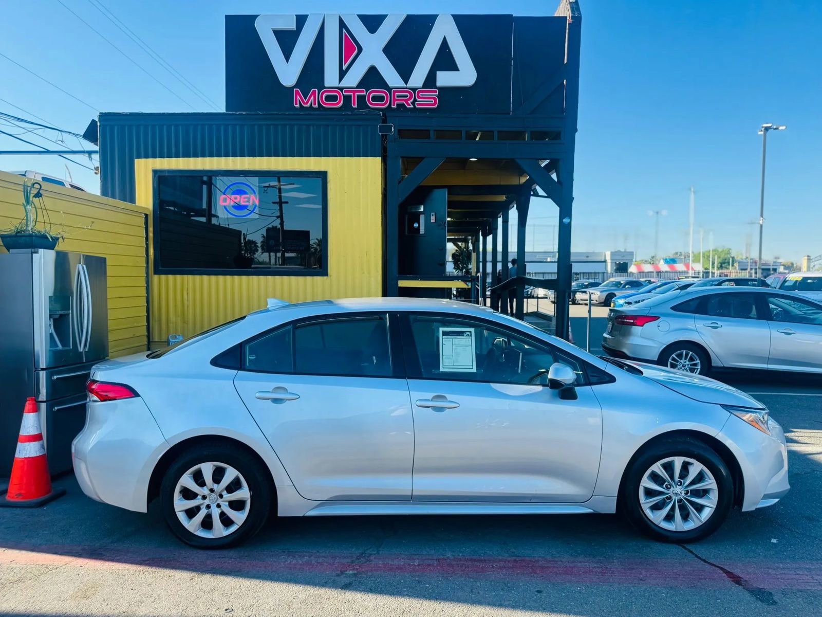 Used 2021 Toyota Corolla LE image 18