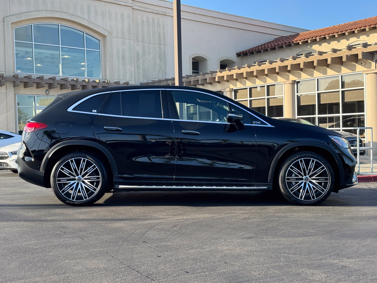 Used 2023 Mercedes-Benz EQE 350+ 4MATIC SUV image 6