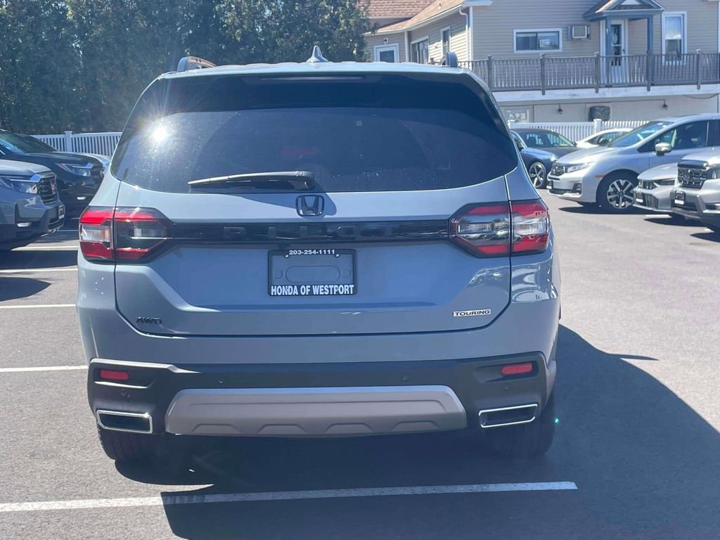 Certified 2024 Honda Pilot Touring image 6