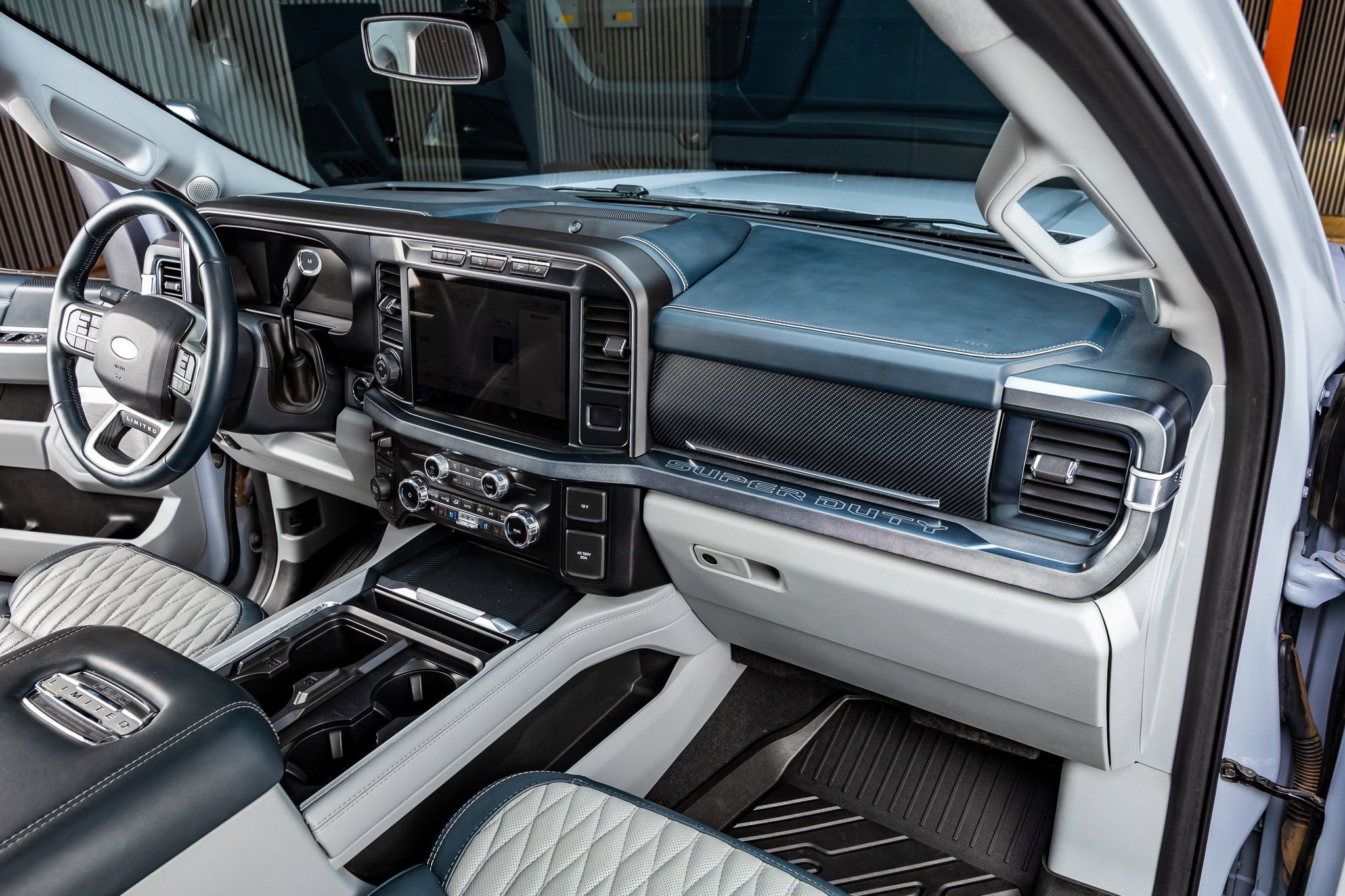 Used 2024 Ford F250 Limited w/ FX4 Off-Road Package image 17