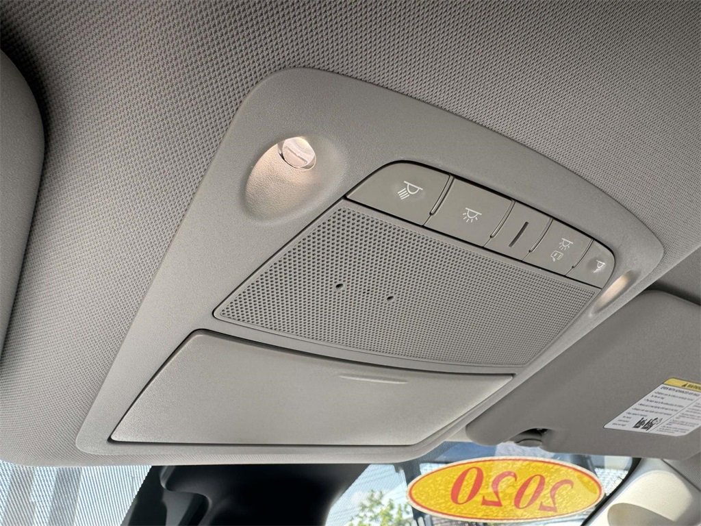 Used 2020 Nissan Rogue Sport S image 26