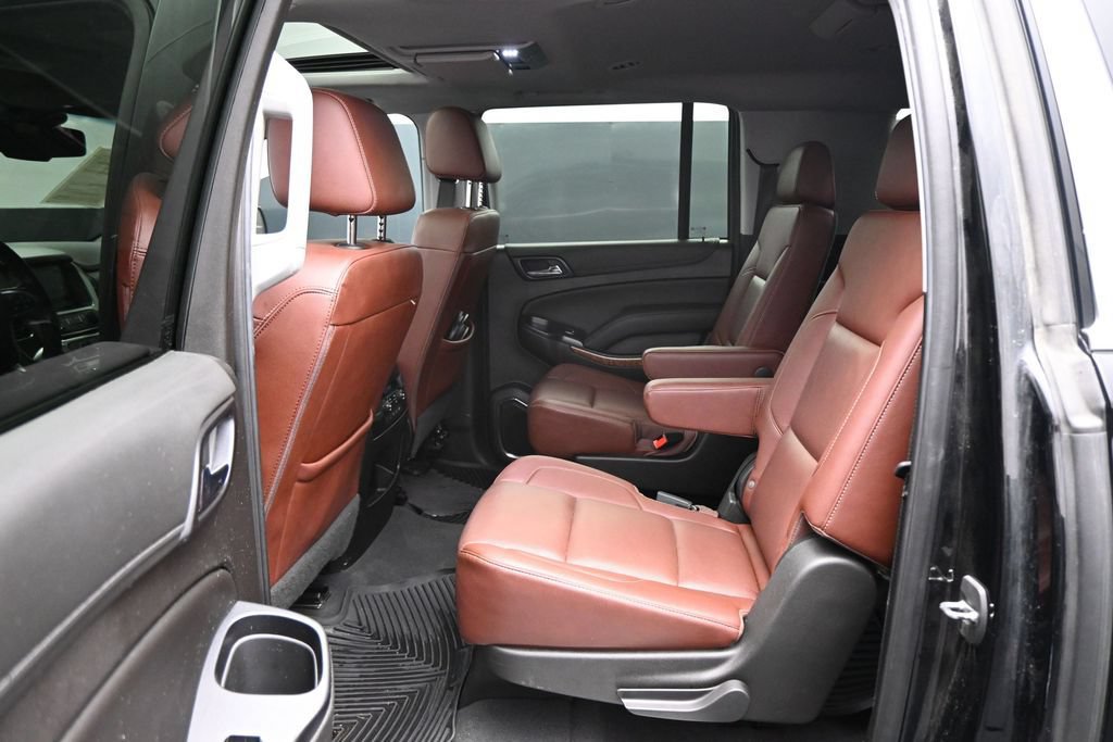 Used 2019 Chevrolet Suburban Premier w/ Premier Plus Edition RWD image 25