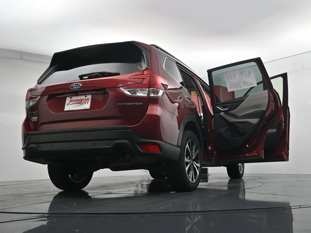 Used 2023 Subaru Forester Limited w/ Popular Package #2 AWD/4WD image 44