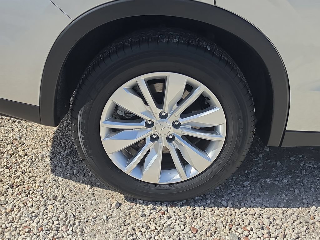 Used 2025 Mitsubishi Outlander ES FWD image 5