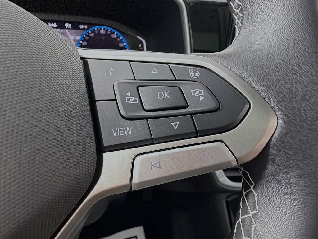 Certified 2025 Volkswagen Taos SEL AWD/4WD image 12