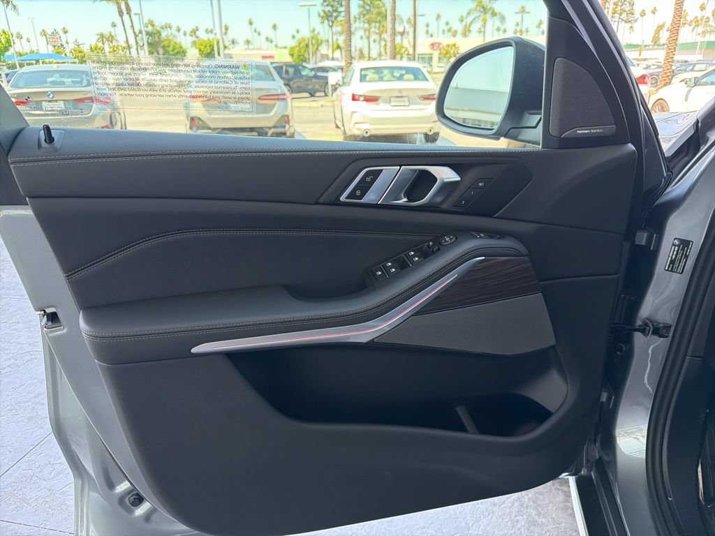 New 2026 BMW X5 xDrive40i w/ Premium Package AWD/4WD image 9