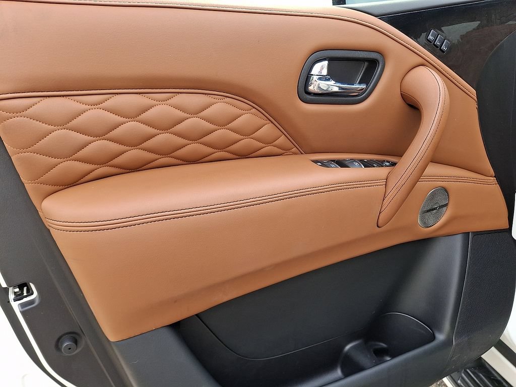 Used 2024 INFINITI QX80 Sensory AWD/4WD image 14