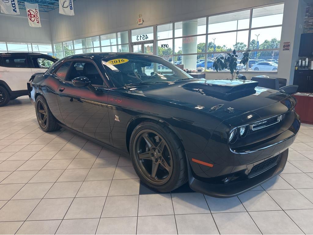 Used 2016 Dodge Challenger R/T Scat Pack w/ Leather Interior Group