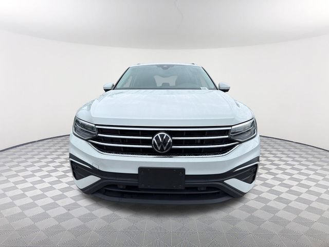 Used 2022 Volkswagen Tiguan SE w/ Panoramic Sunroof Package FWD video 2