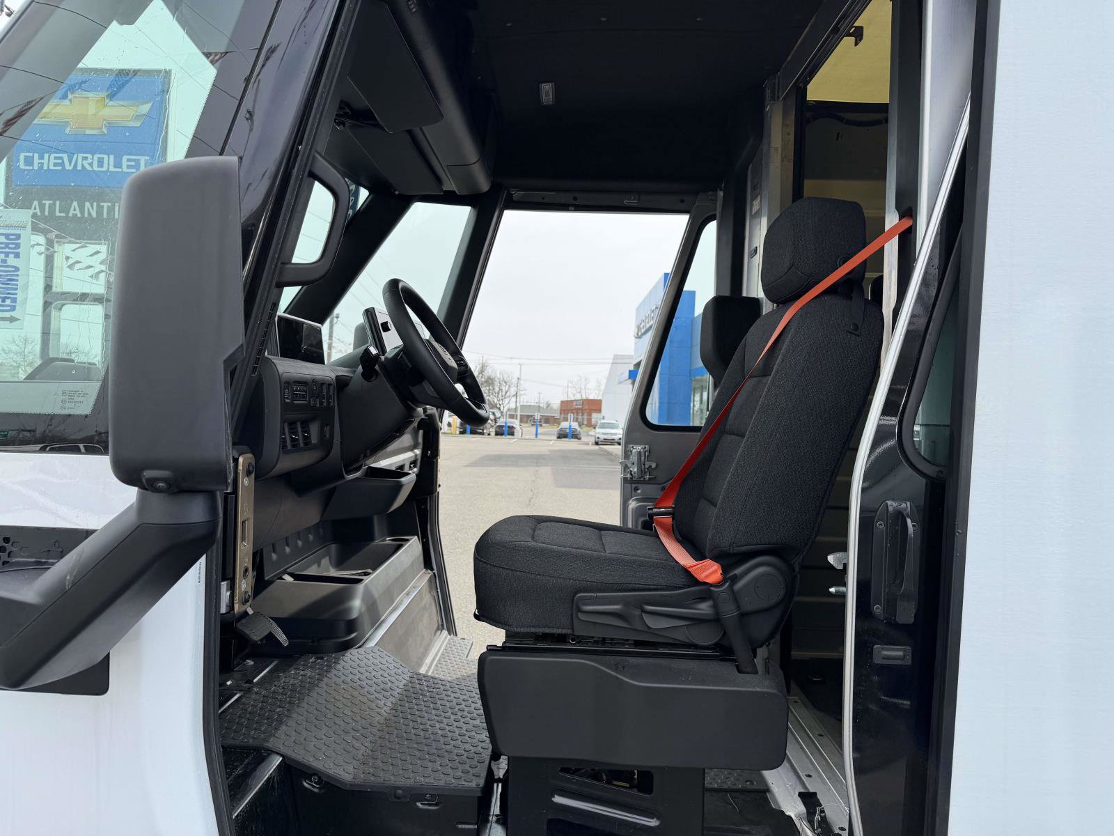 Used 2024 Chevrolet Brightdrop 600 w/ Commercial Equipment Package image 10