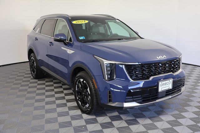 Used 2024 Kia Sorento S w/ Panoramic Sunroof Package