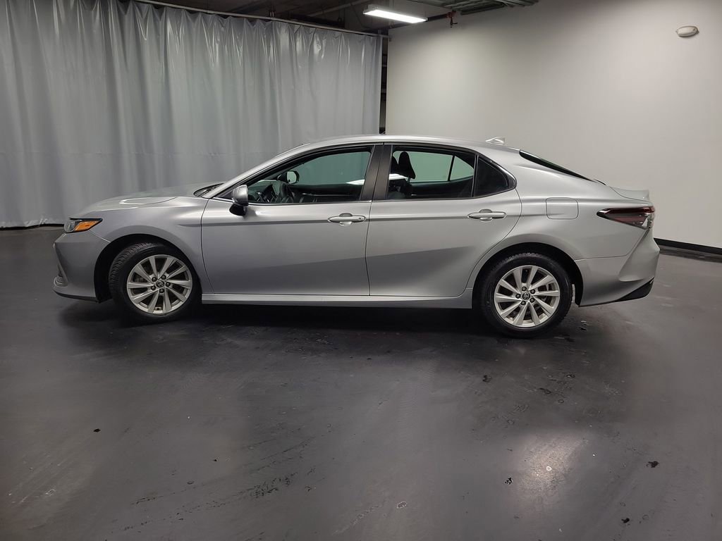Used 2022 Toyota Camry LE AWD/4WD image 5
