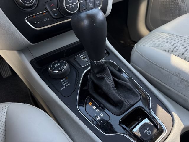 Used 2022 Jeep Cherokee Limited AWD/4WD image 20