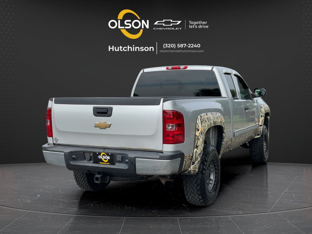 Used 2010 Chevrolet Silverado 2500 LT w/ Interior Plus Package AWD/4WD image 9