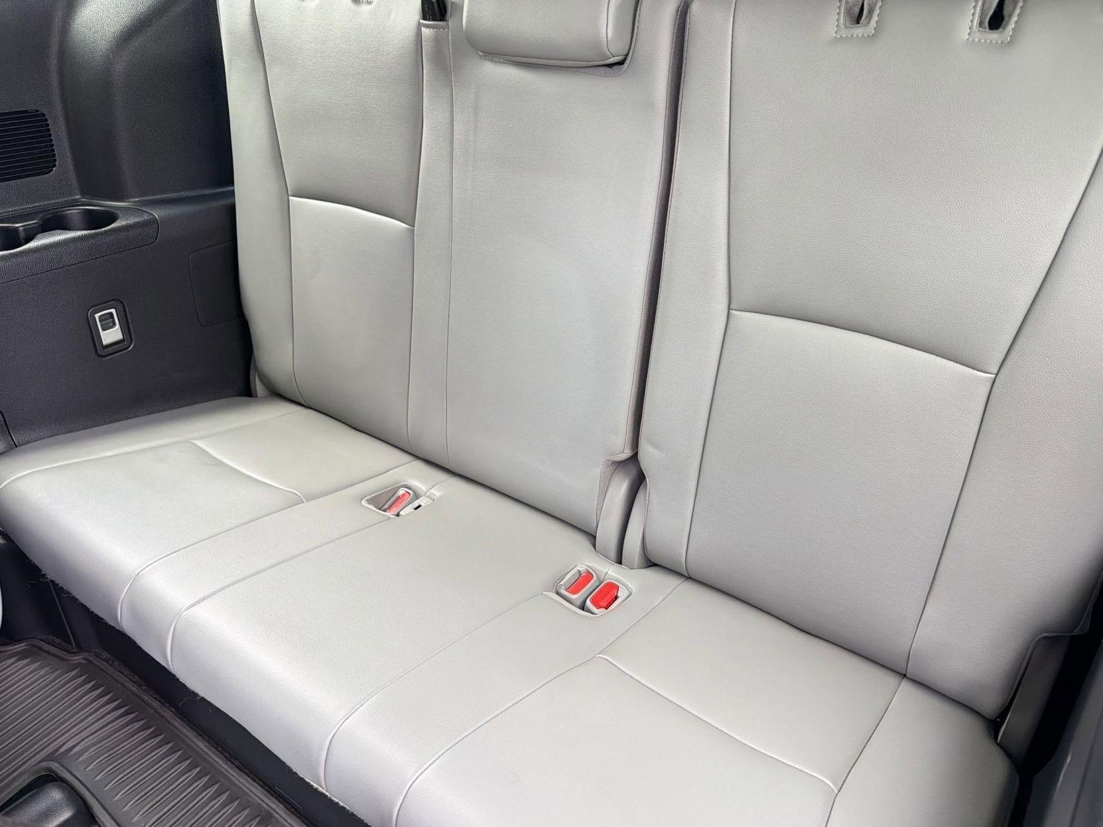 Used 2023 Toyota Highlander XLE FWD image 26