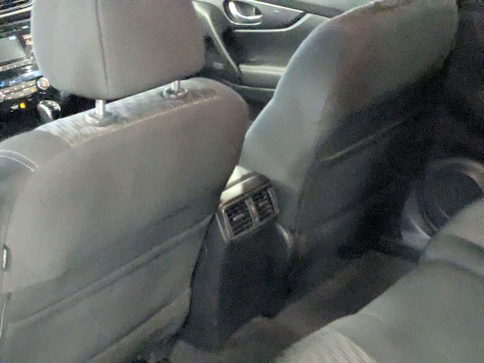 Used 2017 Nissan Rogue SV image 27