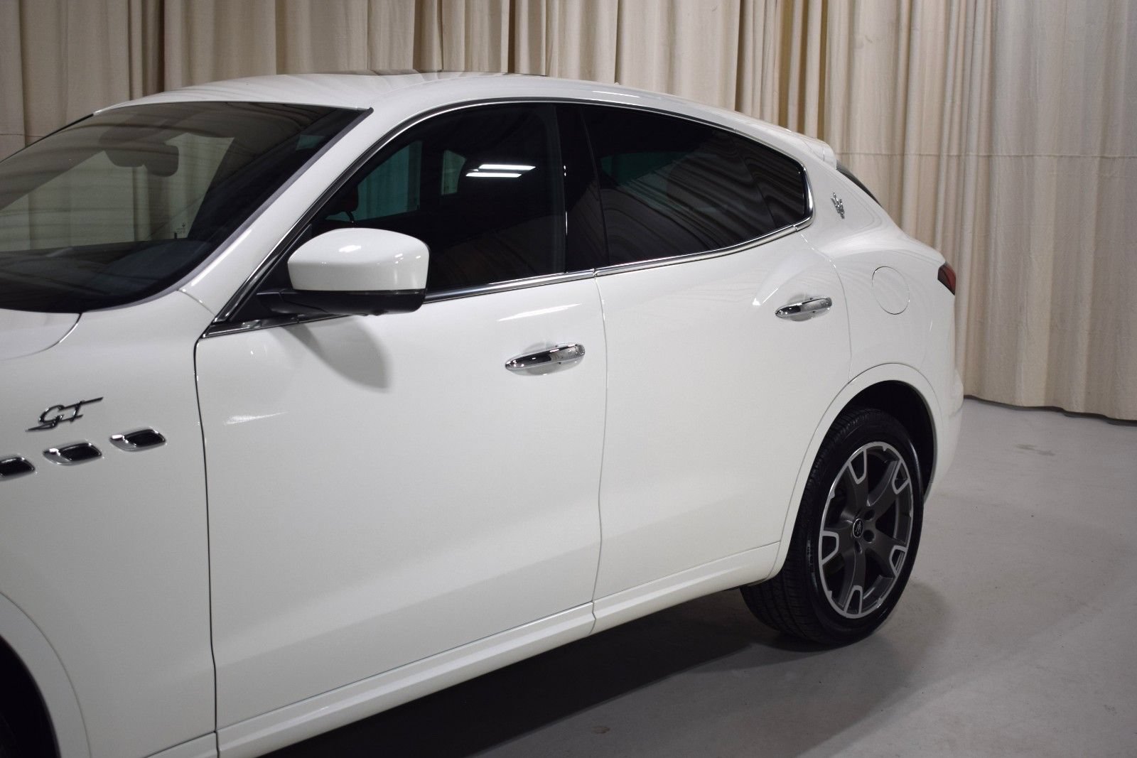 Certified 2023 Maserati Levante GT AWD/4WD image 2