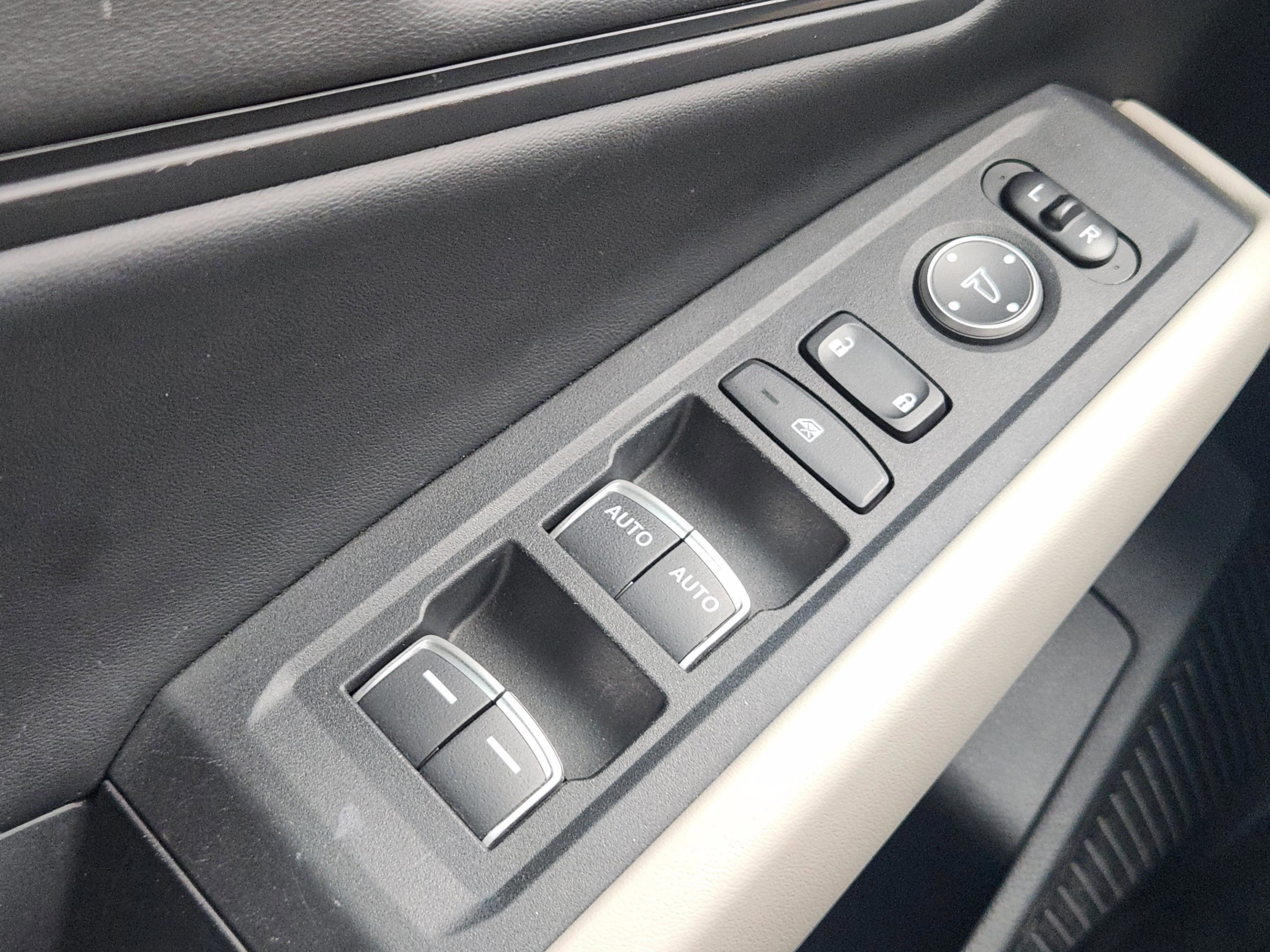 Used 2023 Honda Accord EX image 19