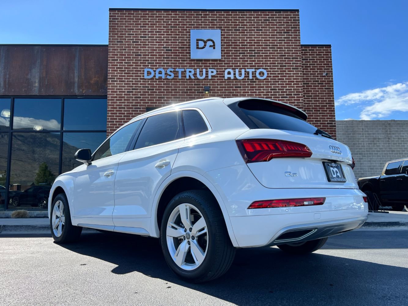 Used 2018 Audi Q5 2.0T Premium Plus w/ Premium Plus Package image 4