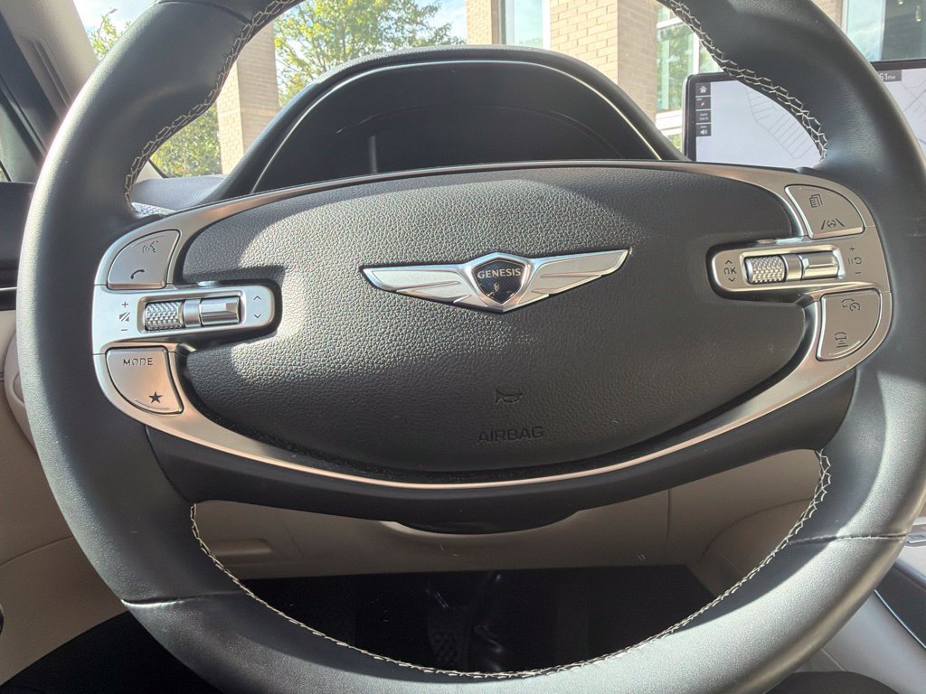 Used 2023 Genesis GV70 2.5T w/ Select Package AWD/4WD image 12