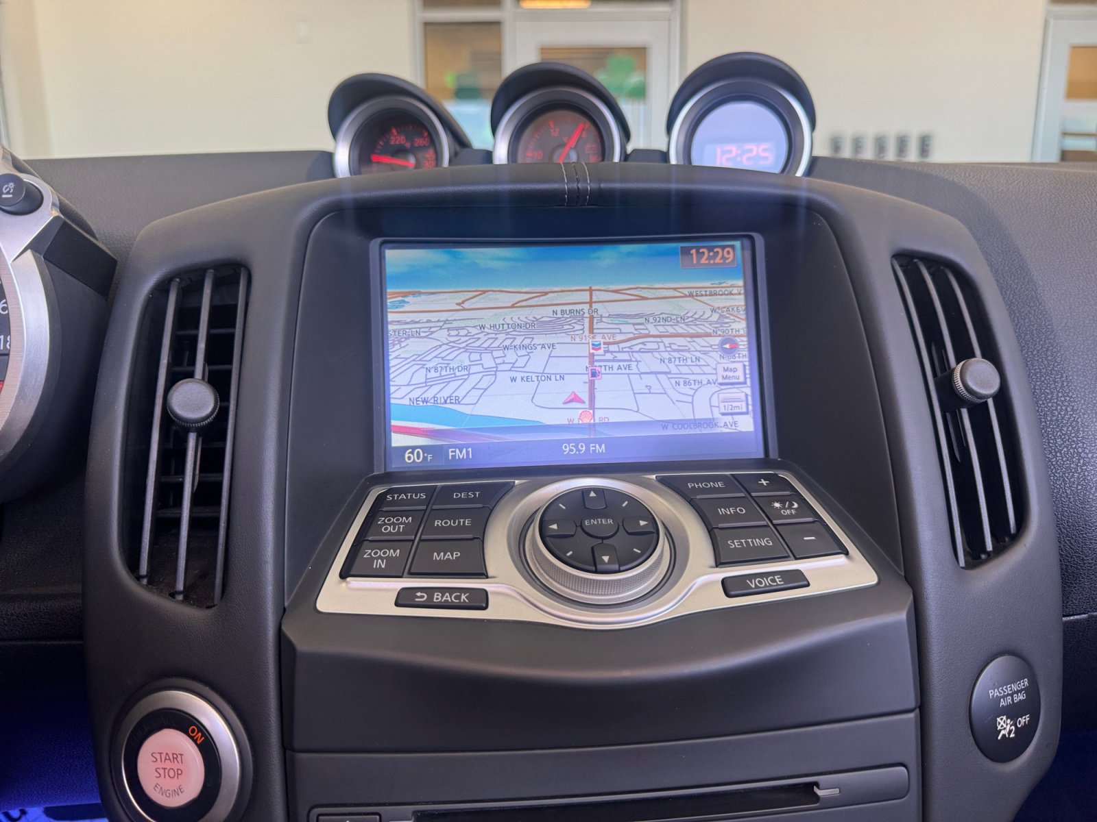 Used 2014 Nissan 370Z Touring w/ Sport Package image 28