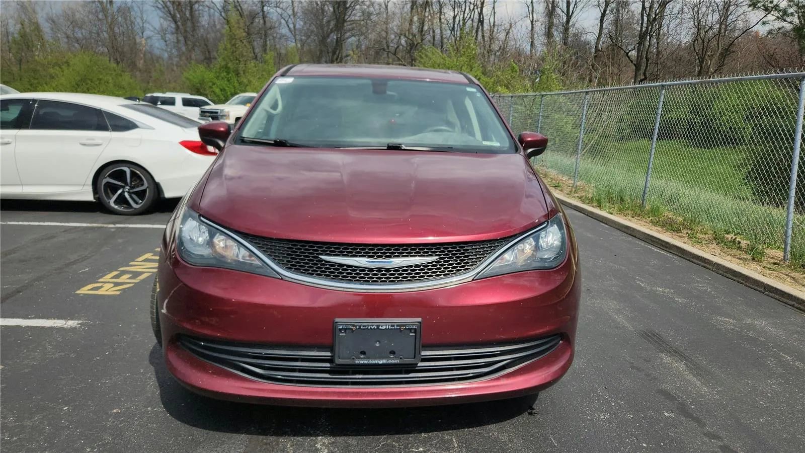 Used 2017 Chrysler Pacifica Touring image 3