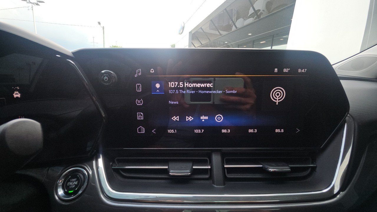 Used 2024 Chevrolet Trax ACTIV w/ Sunroof Package FWD image 20