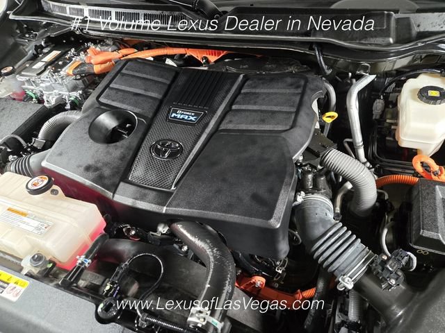 Used 2024 Toyota Sequoia SR5 w/ SR5 Premium Package AWD/4WD image 25