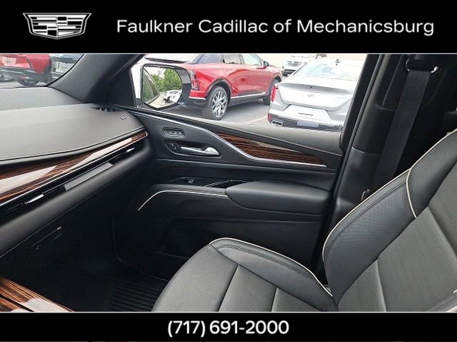 Used 2024 Cadillac Escalade ESV Premium Luxury w/ Performance Package AWD/4WD image 25